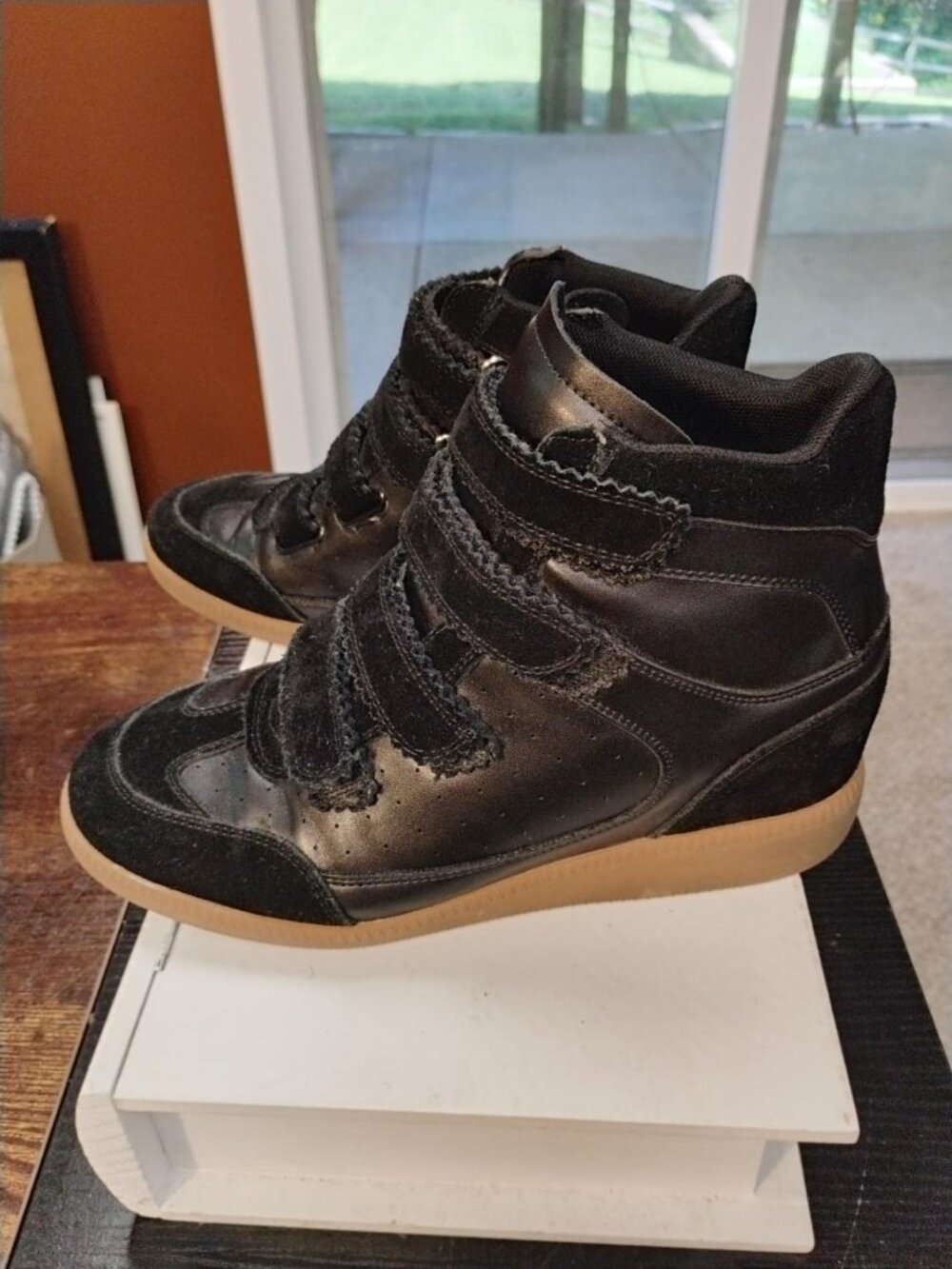 Steve Madden Mustang Black Hidden Wedge Sneakers 7.5